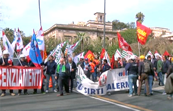 Corteo Sirti a Catania contro i licenziamenti