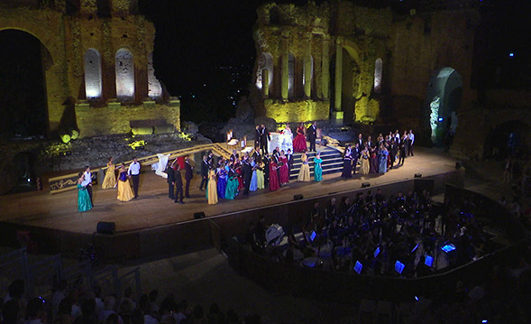 Emozionante la Traviata di Verdi a Taormina
