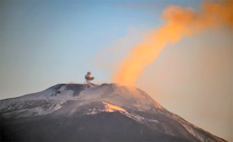 Etna, attivo anche il secondo cratere