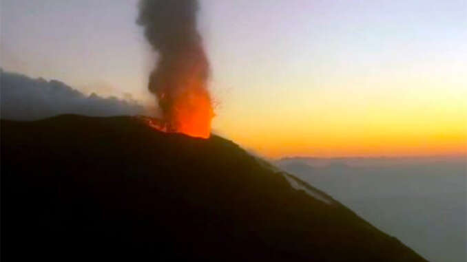 Stromboli si risveglia e poi si quieta