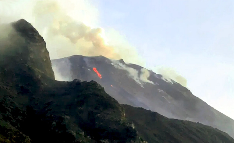 Stromboli si risveglia e poi si quieta