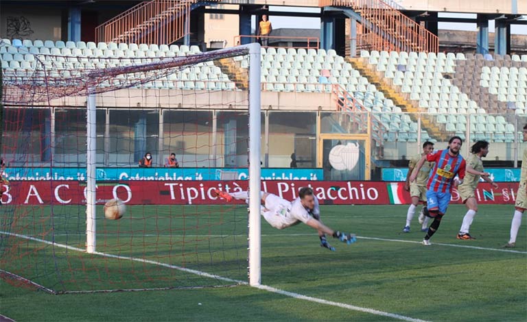 Catania-Casertana 3-0, goal calapai