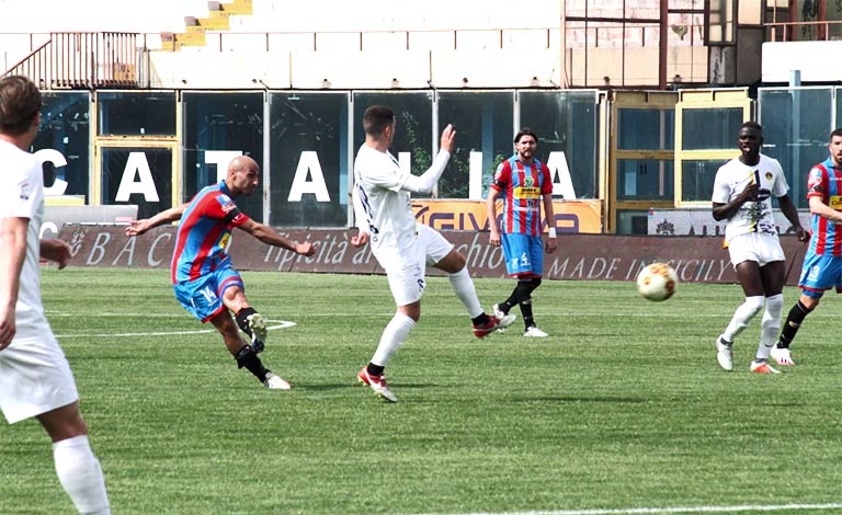 Catania-Viterbese 1-0, Dall'Oglio trascina gli etnei