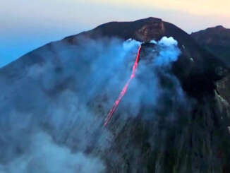 Stromboli si risveglia con una vistosa eruzione