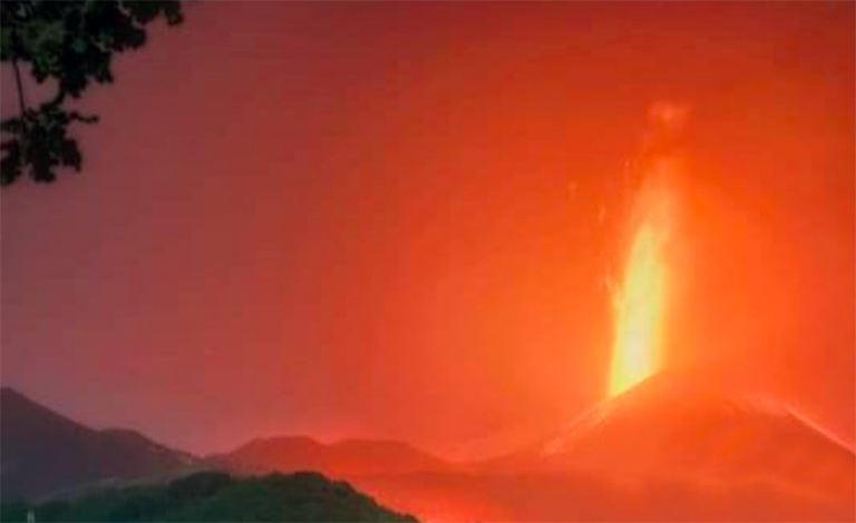 Etna, toccata e fuga con fontane di lava