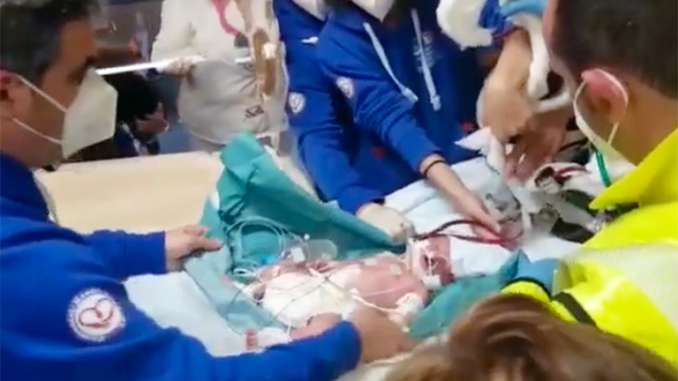 Neonato rischia la vita, elicottero lo trasporta a Taormina